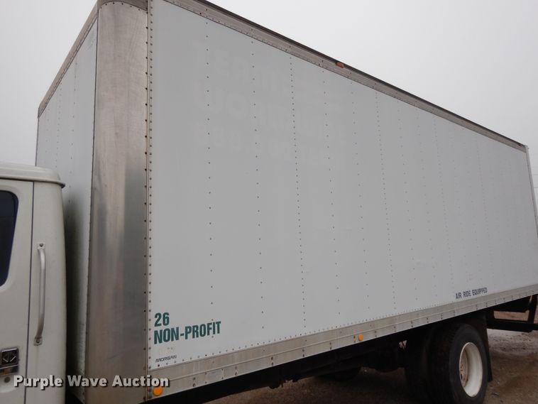 image for item DI7732 1999 International 4700  box truck