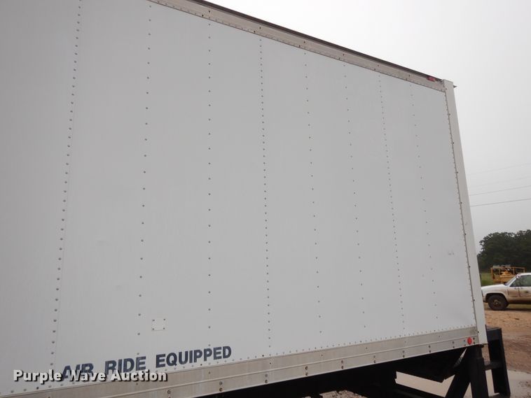 image for item DI7732 1999 International 4700  box truck