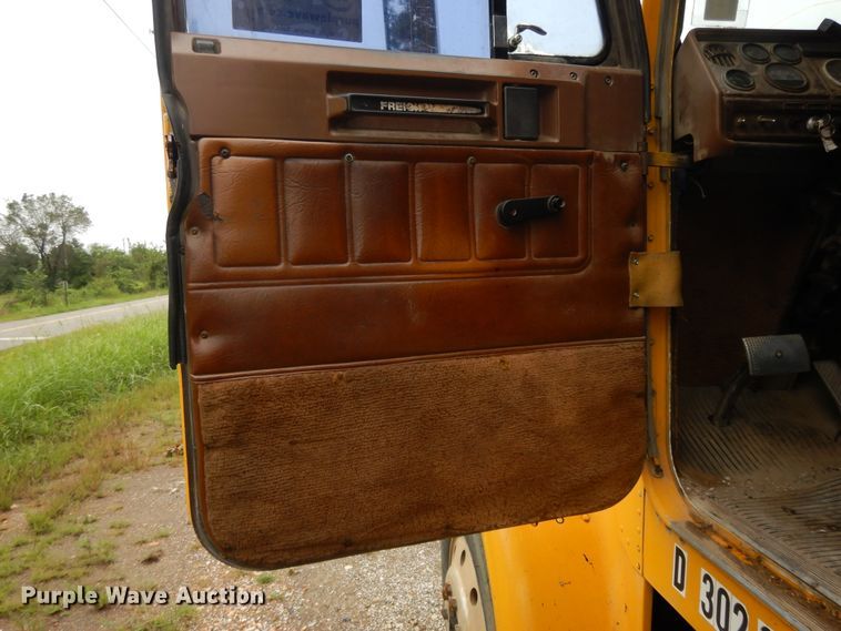 image for item DI7733 1988 Freightliner FLC  dump truck