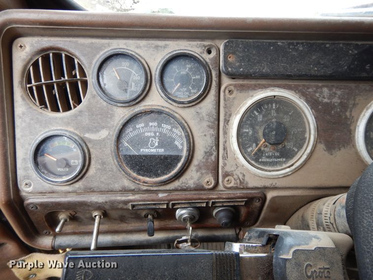 image for item DI7733 1988 Freightliner FLC  dump truck