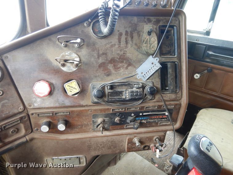 image for item DI7733 1988 Freightliner FLC  dump truck