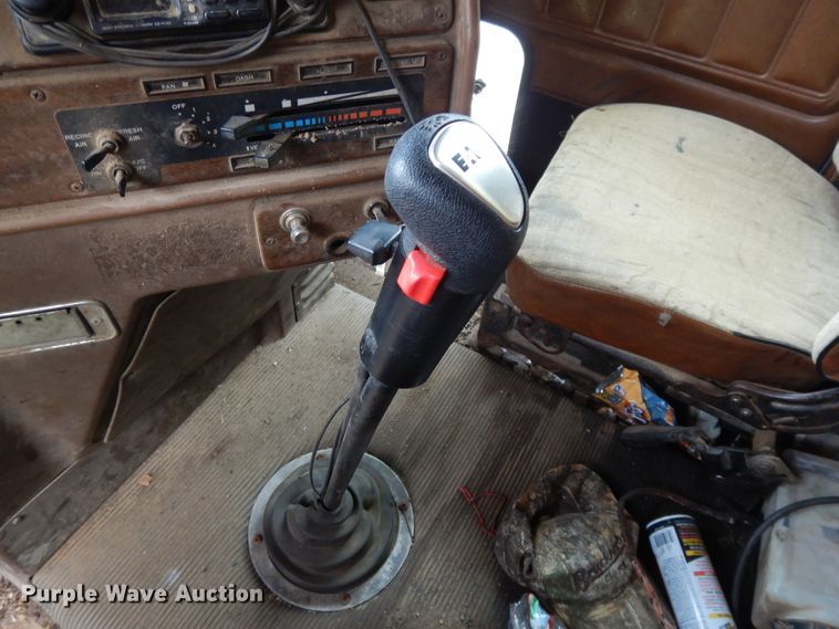 image for item DI7733 1988 Freightliner FLC  dump truck