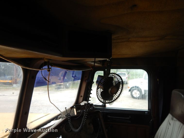 image for item DI7733 1988 Freightliner FLC  dump truck