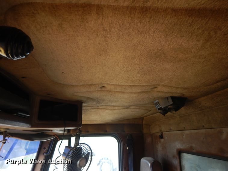 image for item DI7733 1988 Freightliner FLC  dump truck