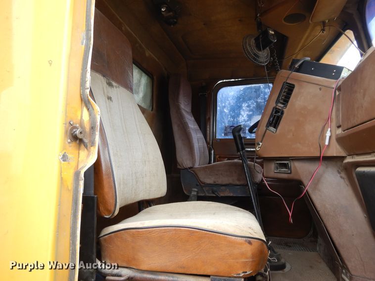 image for item DI7733 1988 Freightliner FLC  dump truck