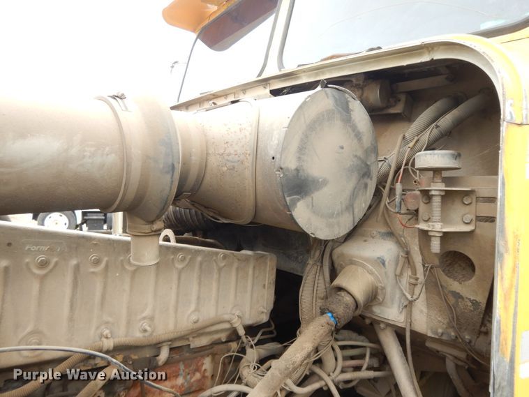 image for item DI7733 1988 Freightliner FLC  dump truck