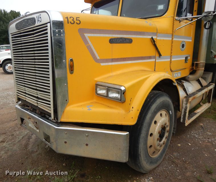 image for item DI7733 1988 Freightliner FLC  dump truck