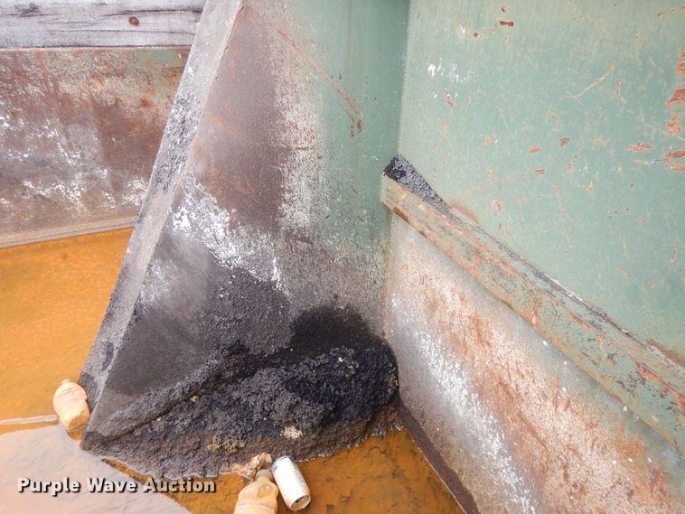 image for item DI7733 1988 Freightliner FLC  dump truck