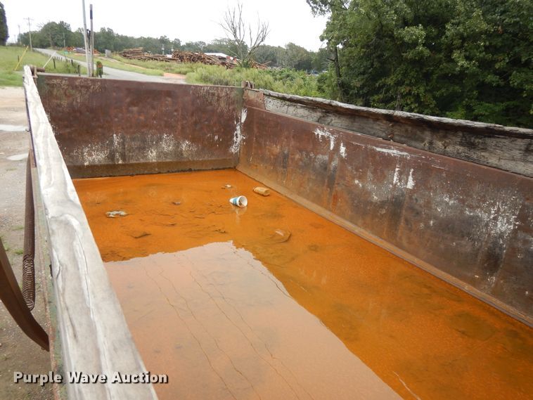 image for item DI7733 1988 Freightliner FLC  dump truck