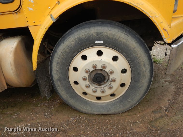 image for item DI7733 1988 Freightliner FLC  dump truck