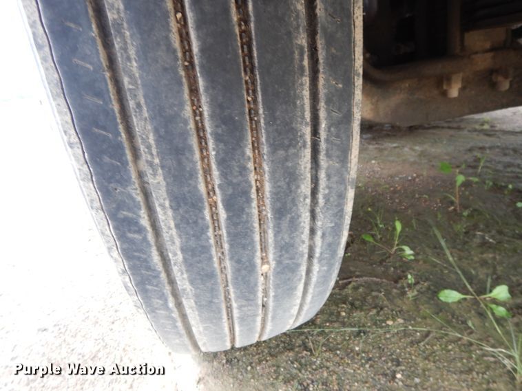 image for item DI7733 1988 Freightliner FLC  dump truck