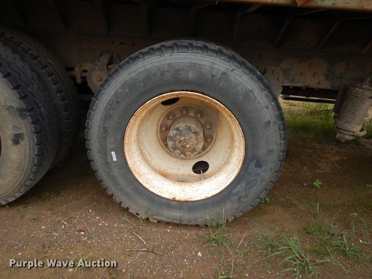 image for item DI7733 1988 Freightliner FLC  dump truck