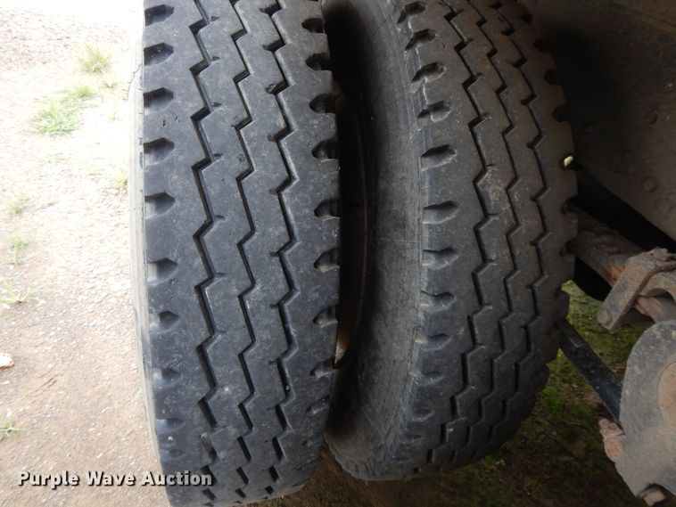 image for item DI7733 1988 Freightliner FLC  dump truck