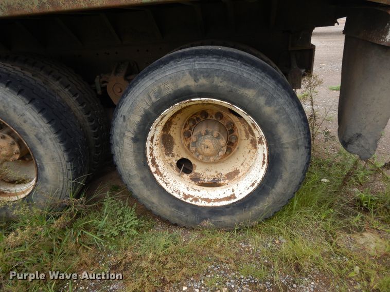 image for item DI7733 1988 Freightliner FLC  dump truck