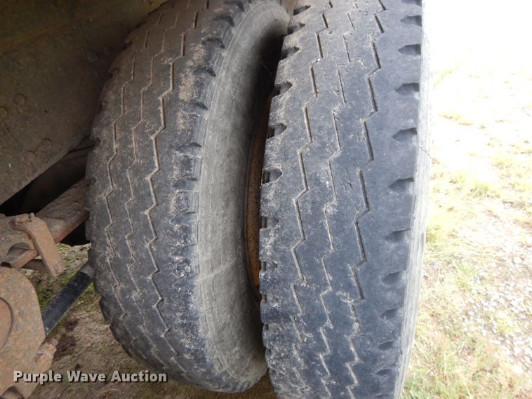 image for item DI7733 1988 Freightliner FLC  dump truck