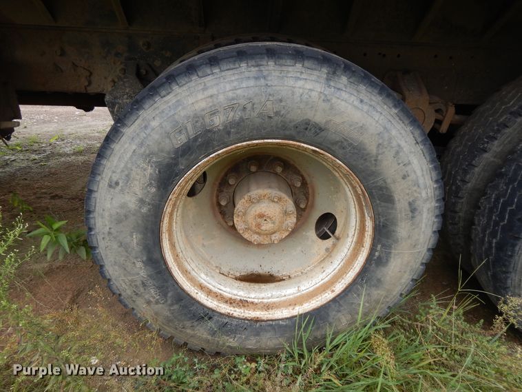 image for item DI7733 1988 Freightliner FLC  dump truck