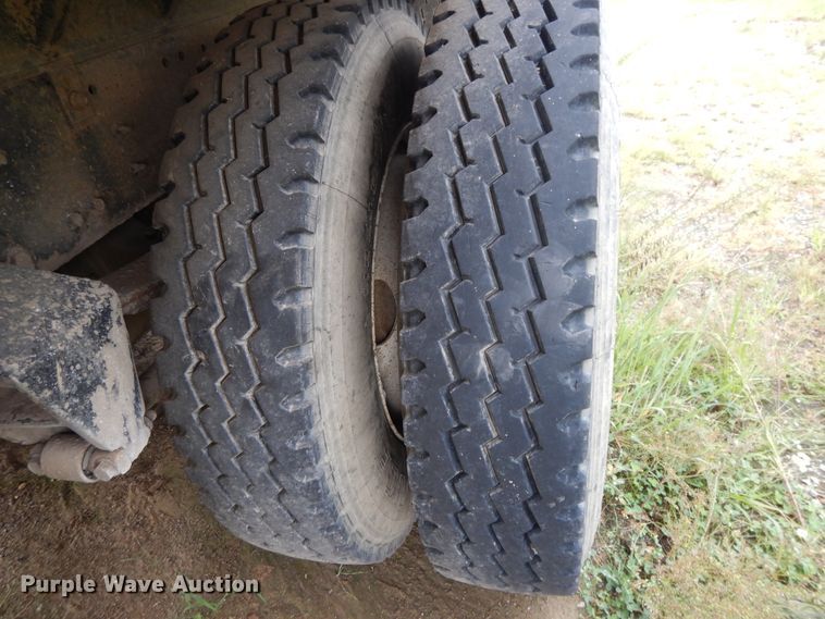 image for item DI7733 1988 Freightliner FLC  dump truck