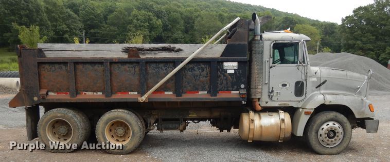 image for item DI7736 1997 Freightliner FLD  dump truck