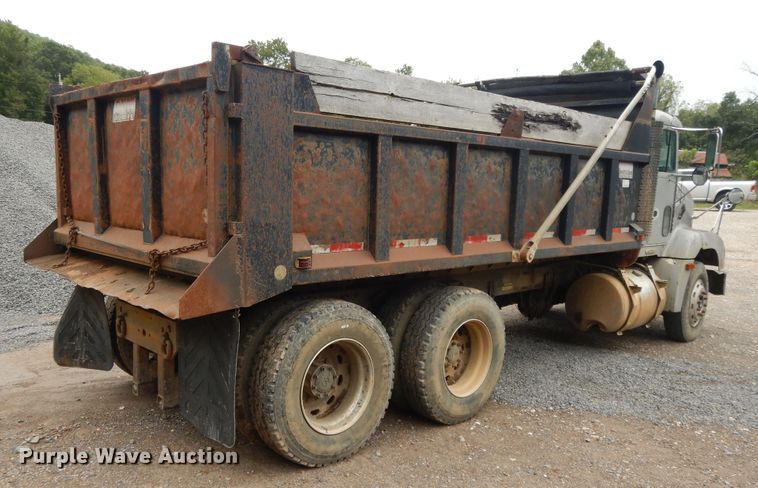 image for item DI7736 1997 Freightliner FLD  dump truck