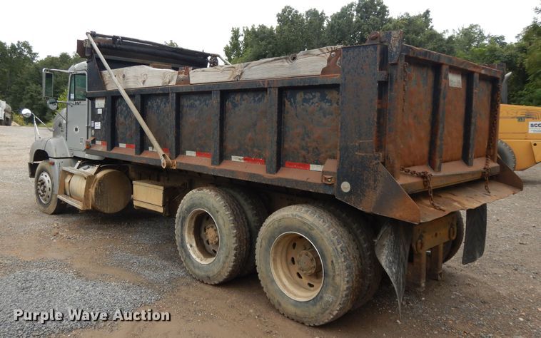 image for item DI7736 1997 Freightliner FLD  dump truck