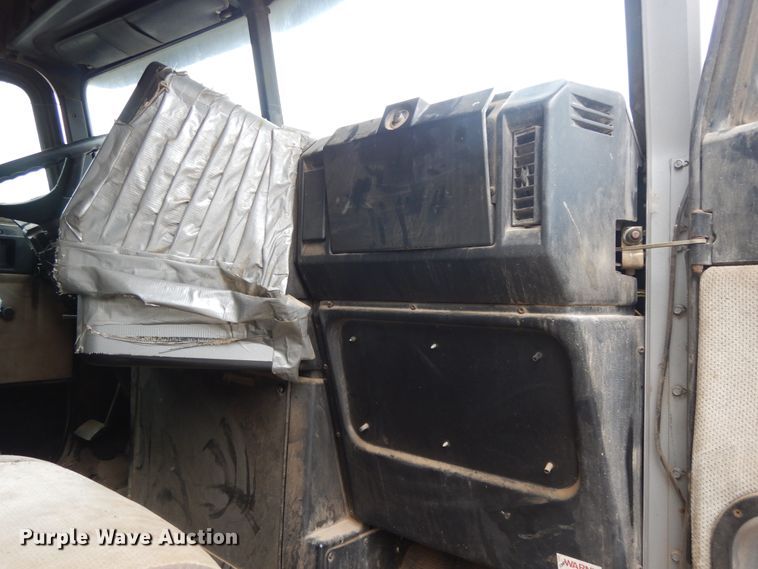 image for item DI7736 1997 Freightliner FLD  dump truck