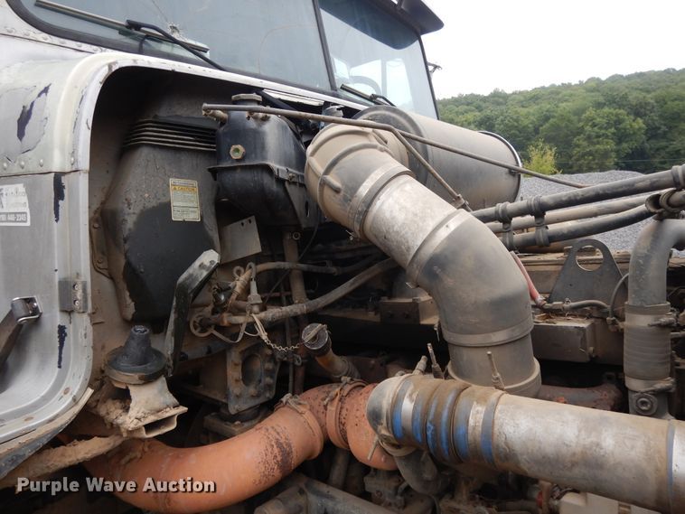 image for item DI7736 1997 Freightliner FLD  dump truck