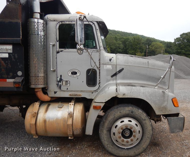 image for item DI7736 1997 Freightliner FLD  dump truck