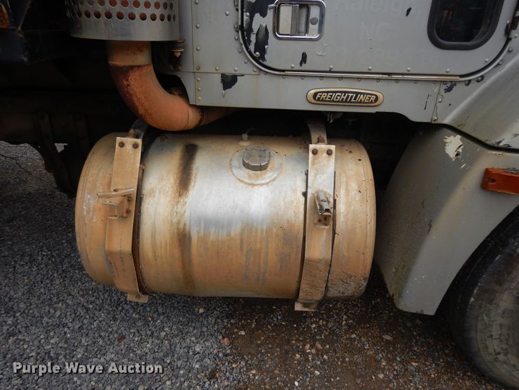 image for item DI7736 1997 Freightliner FLD  dump truck