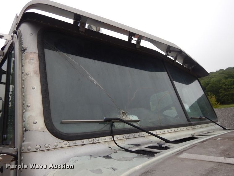 image for item DI7736 1997 Freightliner FLD  dump truck