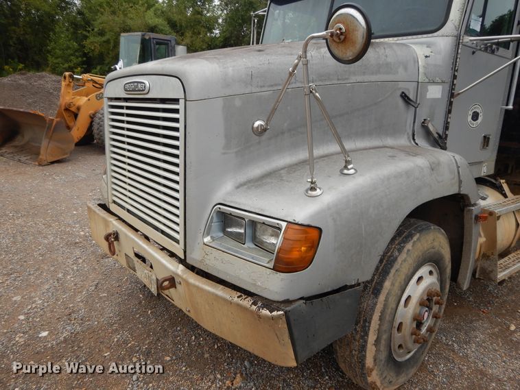 image for item DI7736 1997 Freightliner FLD  dump truck