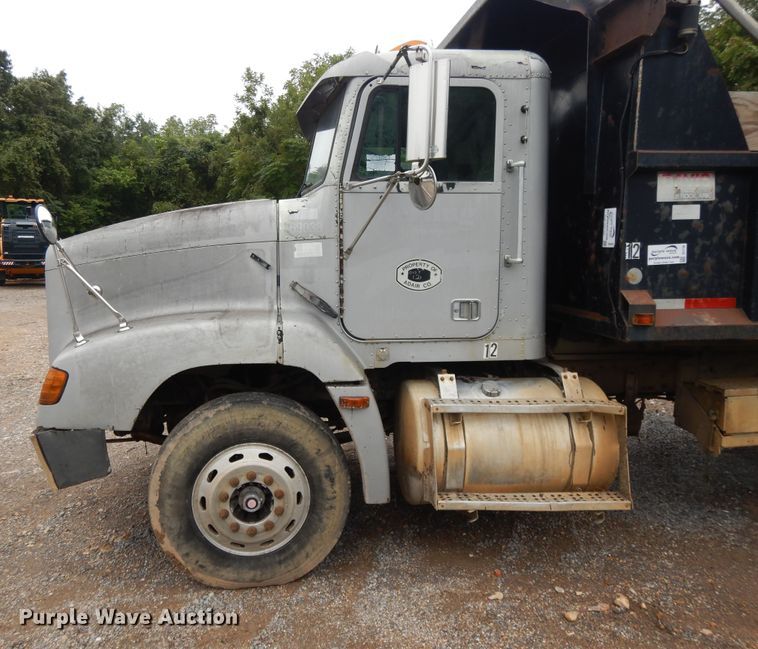 image for item DI7736 1997 Freightliner FLD  dump truck