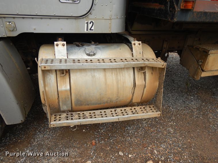 image for item DI7736 1997 Freightliner FLD  dump truck