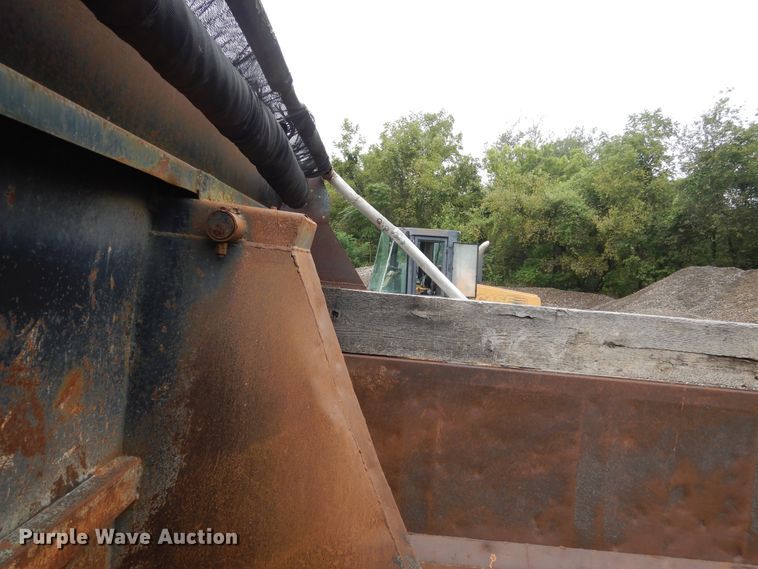 image for item DI7736 1997 Freightliner FLD  dump truck