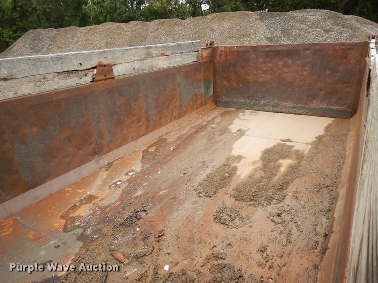 image for item DI7736 1997 Freightliner FLD  dump truck