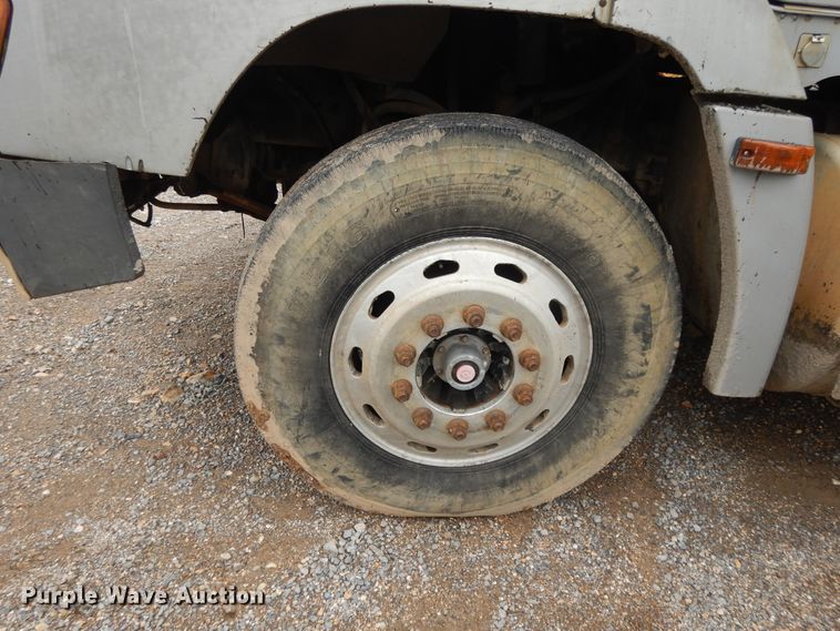 image for item DI7736 1997 Freightliner FLD  dump truck