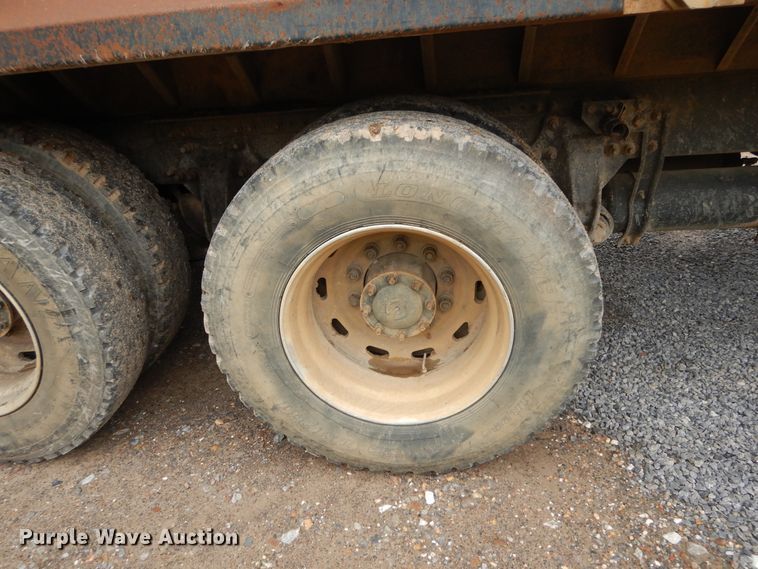 image for item DI7736 1997 Freightliner FLD  dump truck