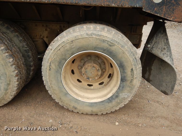 image for item DI7736 1997 Freightliner FLD  dump truck