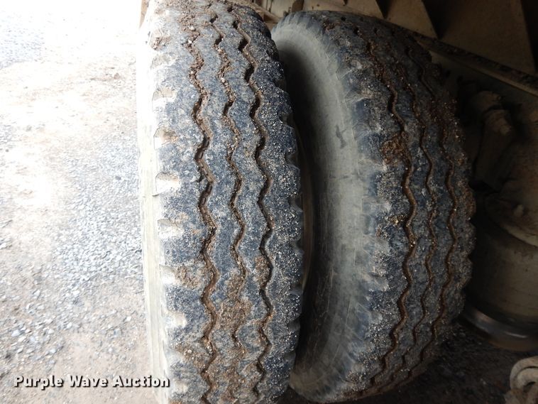 image for item DI7736 1997 Freightliner FLD  dump truck