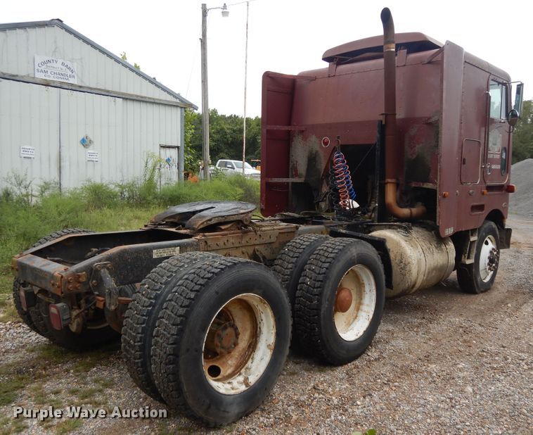 image for item DI7739 1985 Peterbilt 362  semi truck