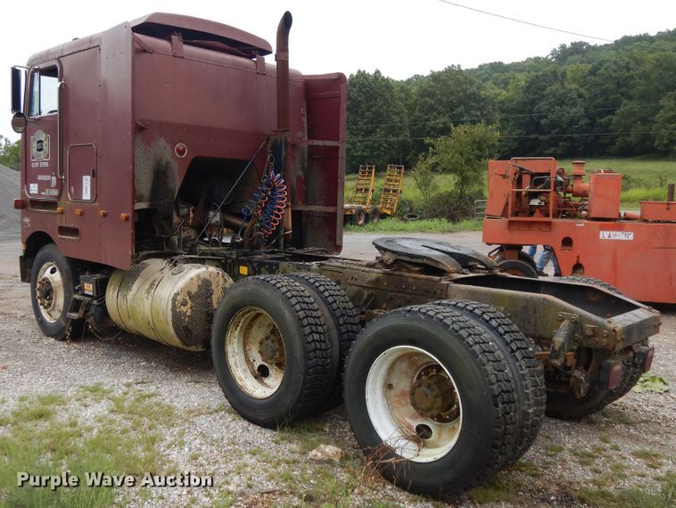 image for item DI7739 1985 Peterbilt 362  semi truck