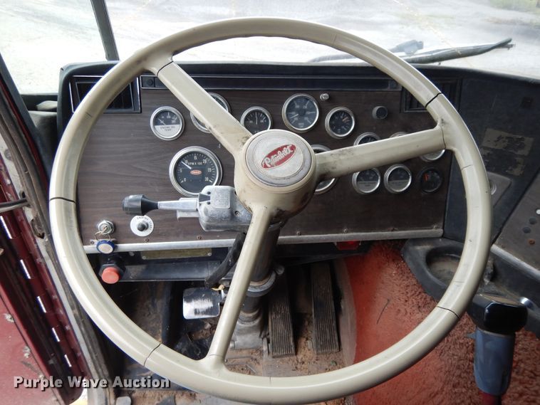 image for item DI7739 1985 Peterbilt 362  semi truck