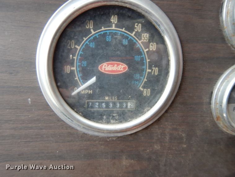 image for item DI7739 1985 Peterbilt 362  semi truck