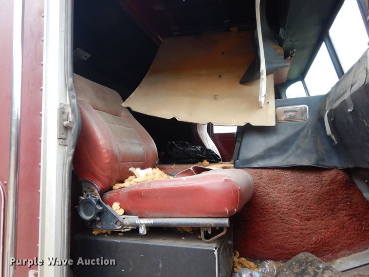 image for item DI7739 1985 Peterbilt 362  semi truck