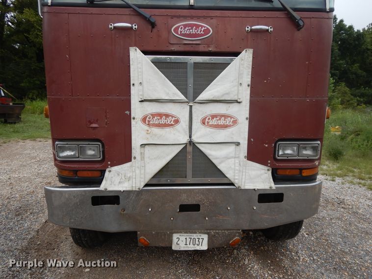 image for item DI7739 1985 Peterbilt 362  semi truck