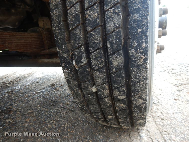 image for item DI7739 1985 Peterbilt 362  semi truck