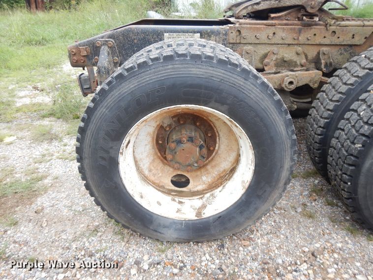 image for item DI7739 1985 Peterbilt 362  semi truck