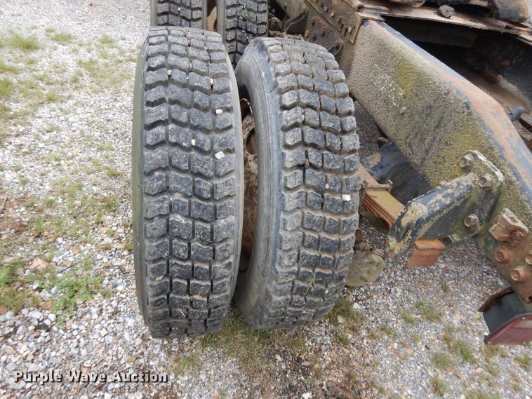 image for item DI7739 1985 Peterbilt 362  semi truck