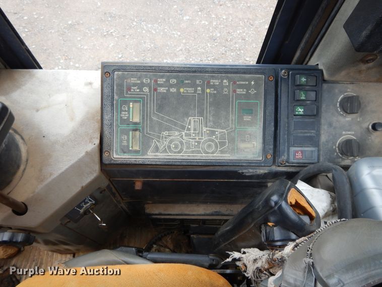 image for item DI7740 1998 Case 621B  wheel loader