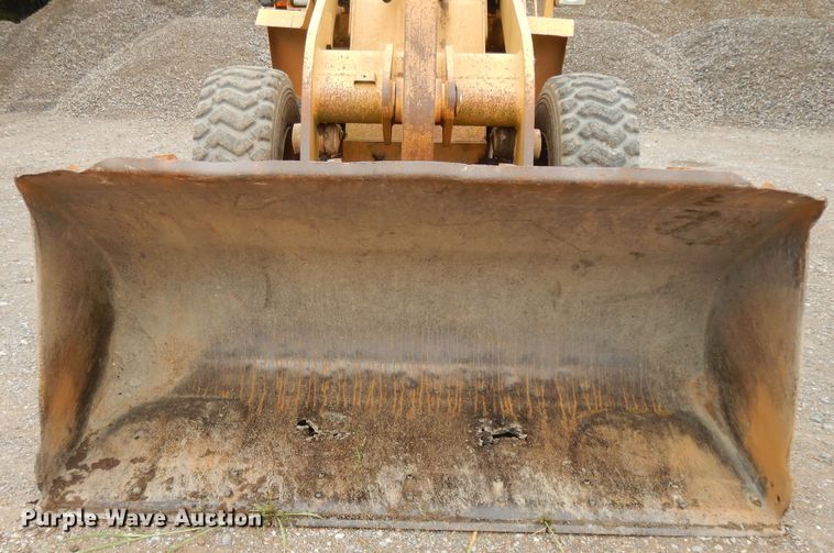 image for item DI7740 1998 Case 621B  wheel loader