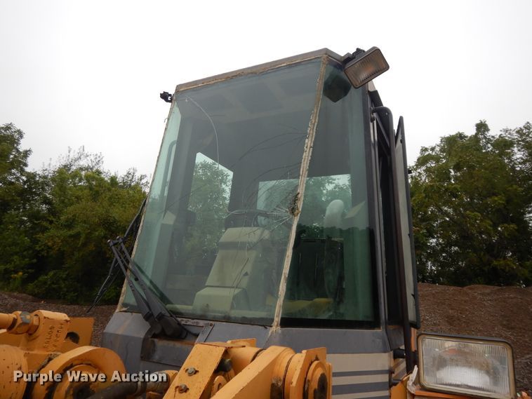 image for item DI7740 1998 Case 621B  wheel loader